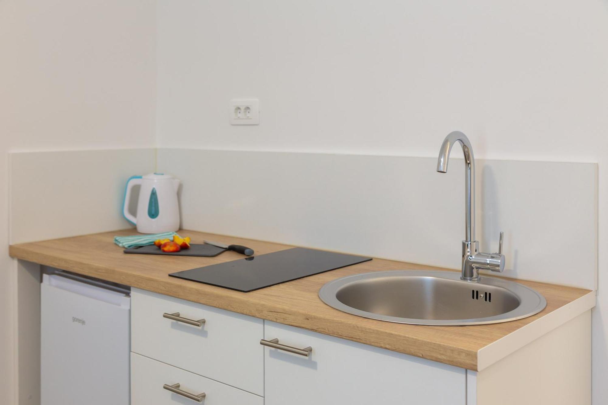 Beachfront Apartments Providenca With Free Parking Makarska Szoba fotó