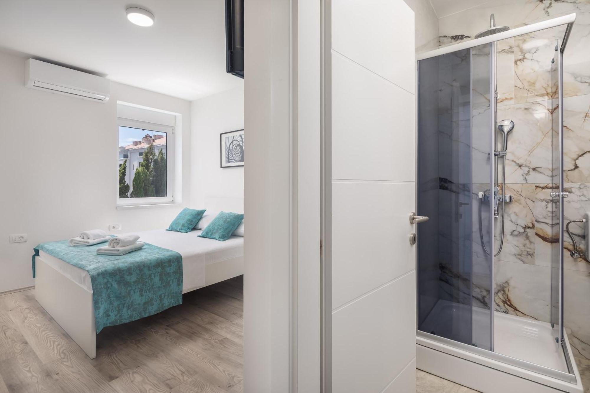Beachfront Apartments Providenca With Free Parking Makarska Kültér fotó
