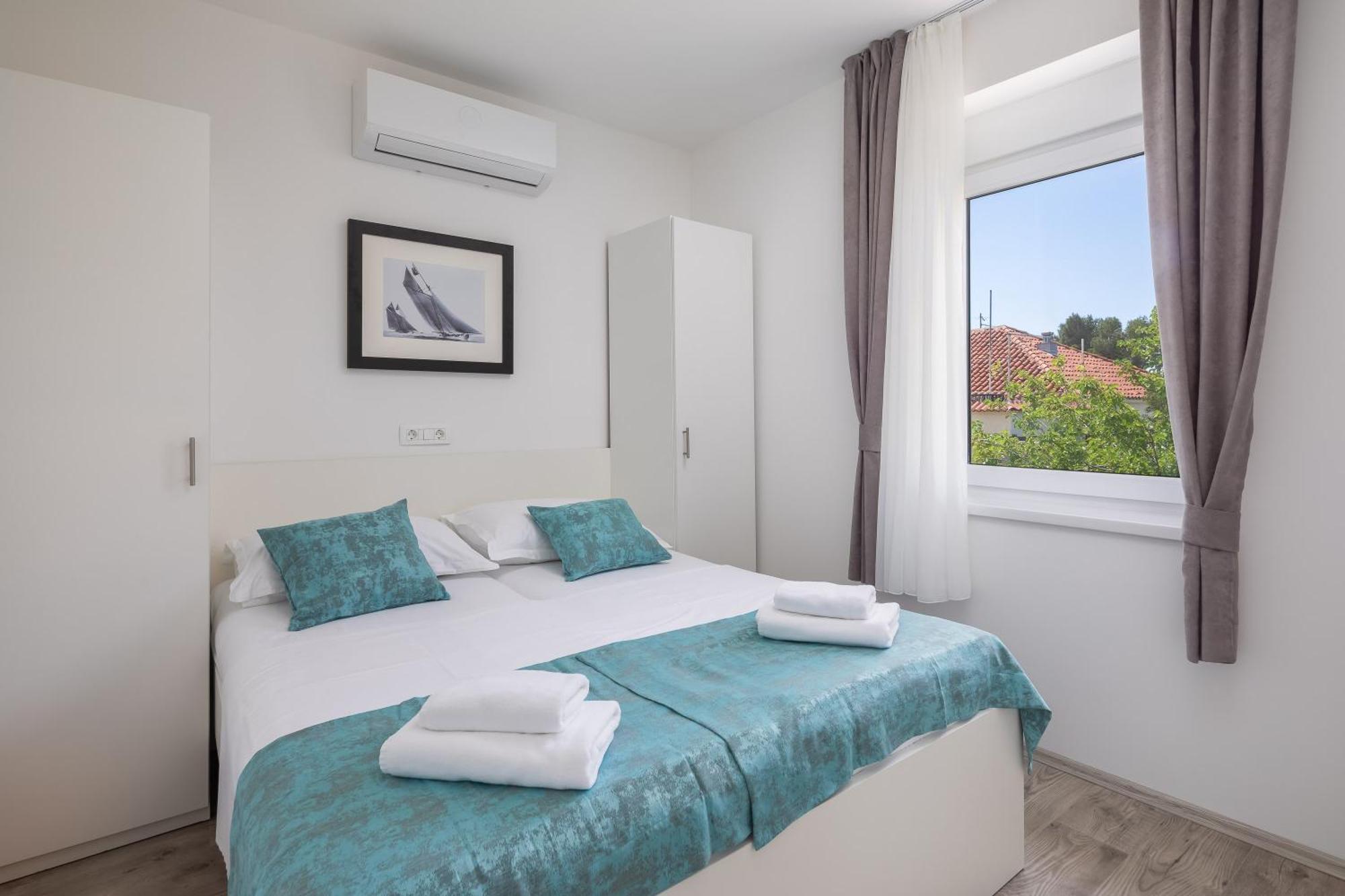 Beachfront Apartments Providenca With Free Parking Makarska Kültér fotó