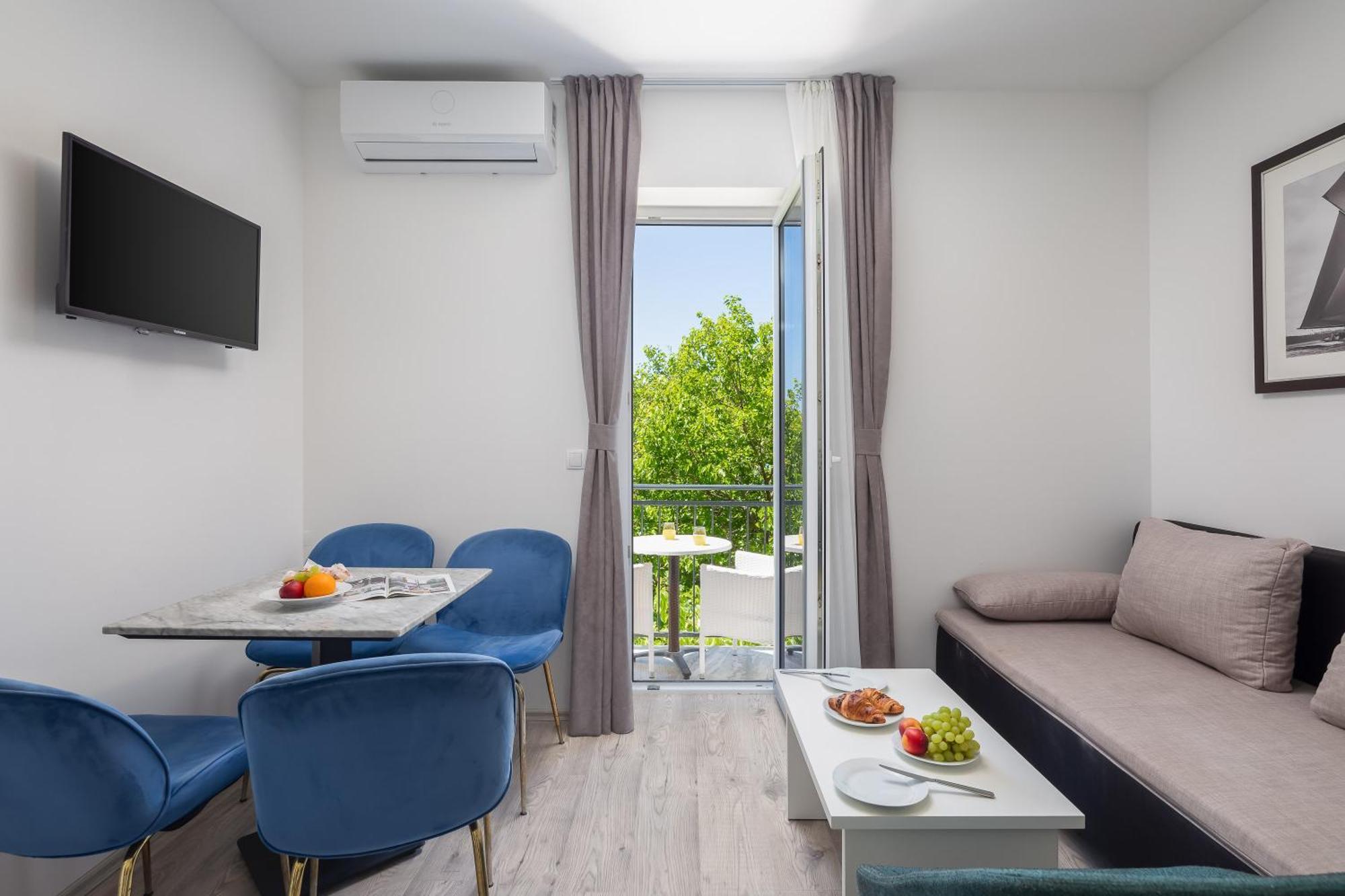 Beachfront Apartments Providenca With Free Parking Makarska Kültér fotó
