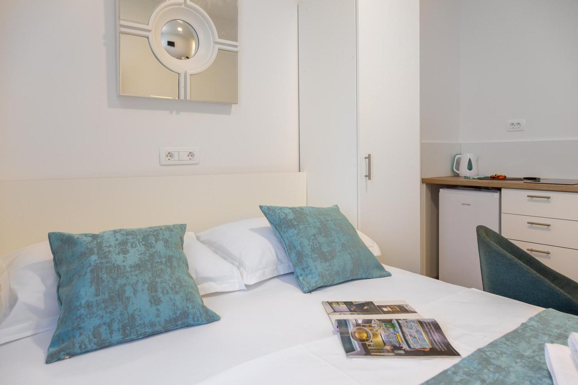 Beachfront Apartments Providenca With Free Parking Makarska Kültér fotó