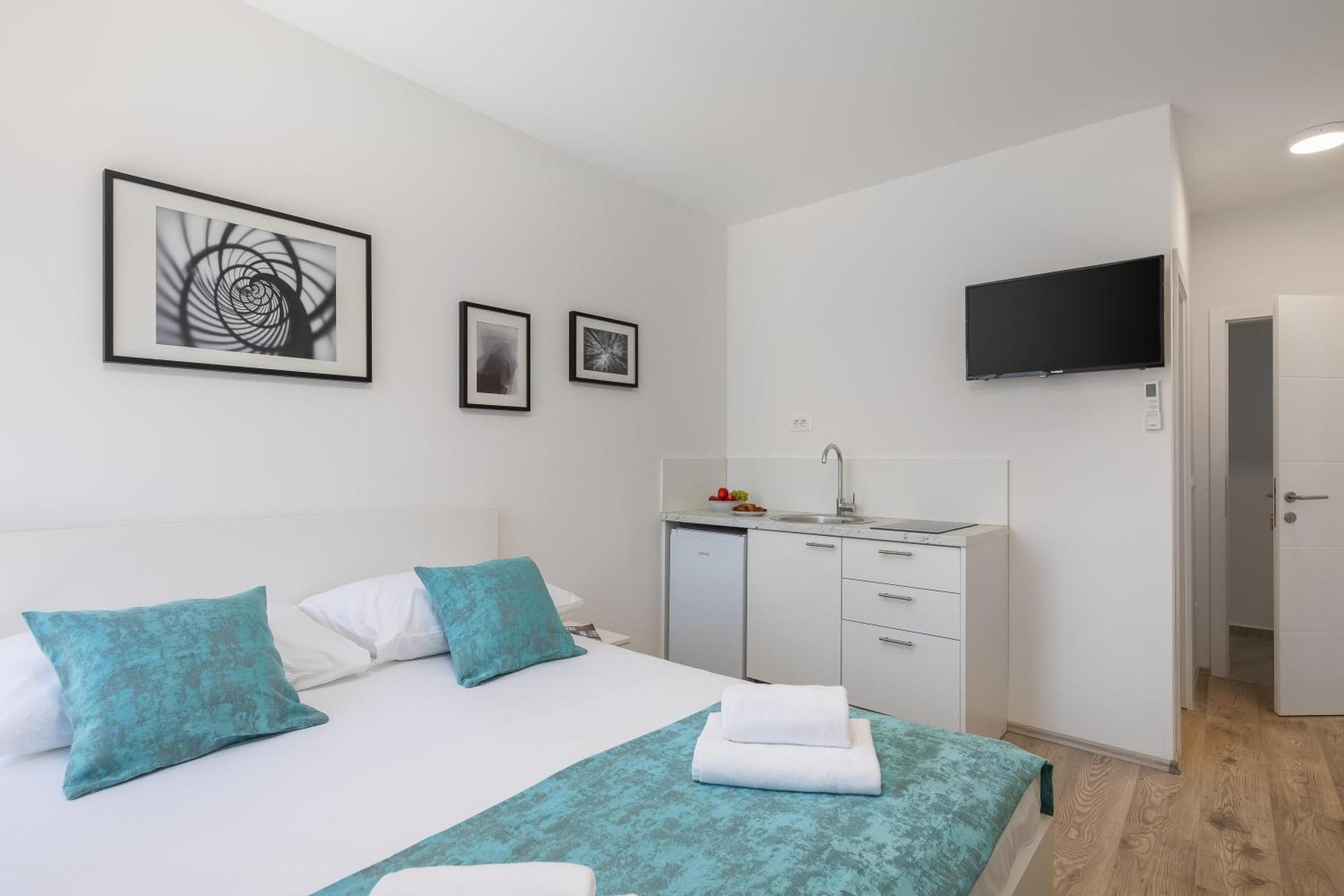 Beachfront Apartments Providenca With Free Parking Makarska Szoba fotó