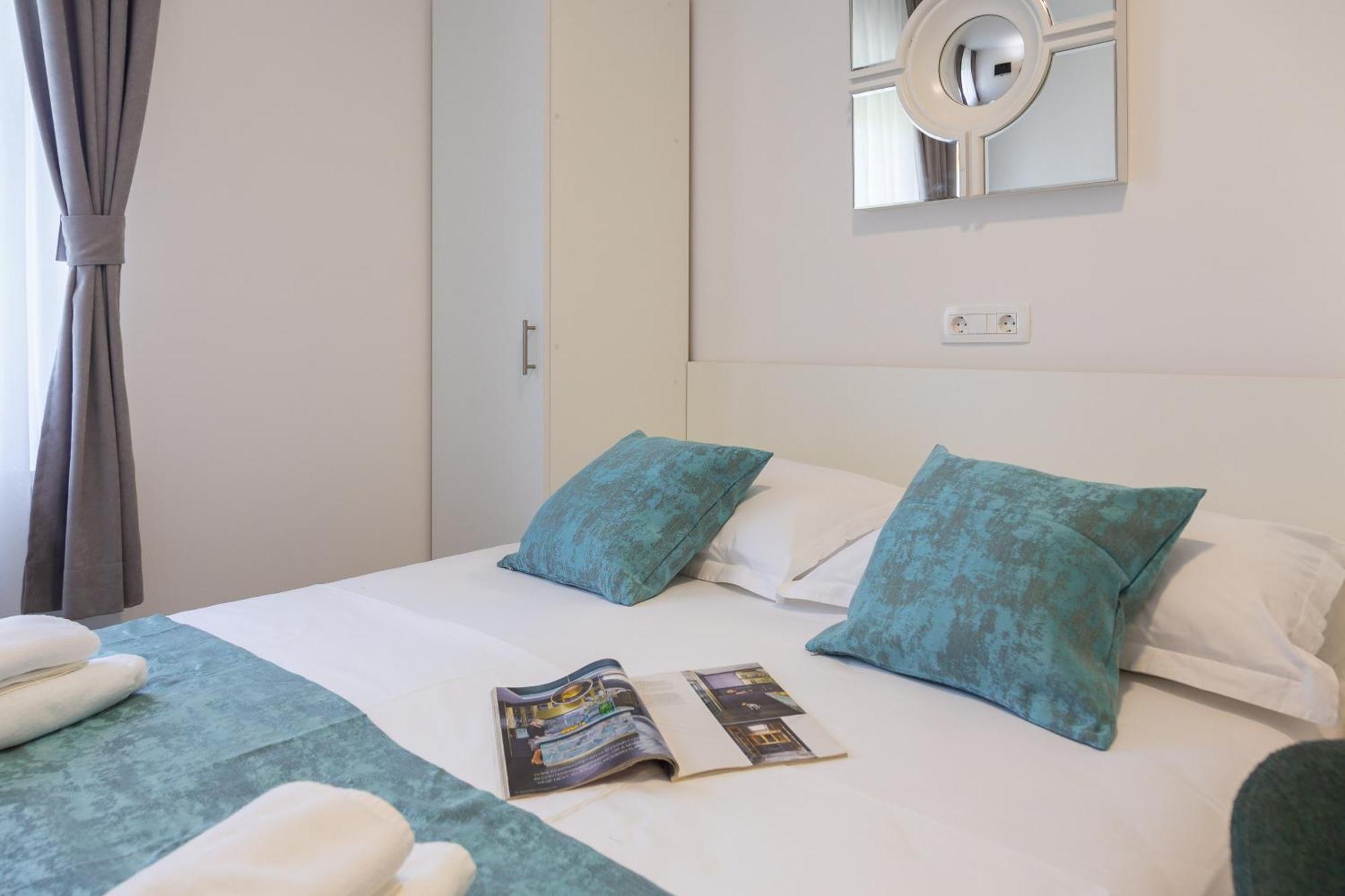 Beachfront Apartments Providenca With Free Parking Makarska Szoba fotó