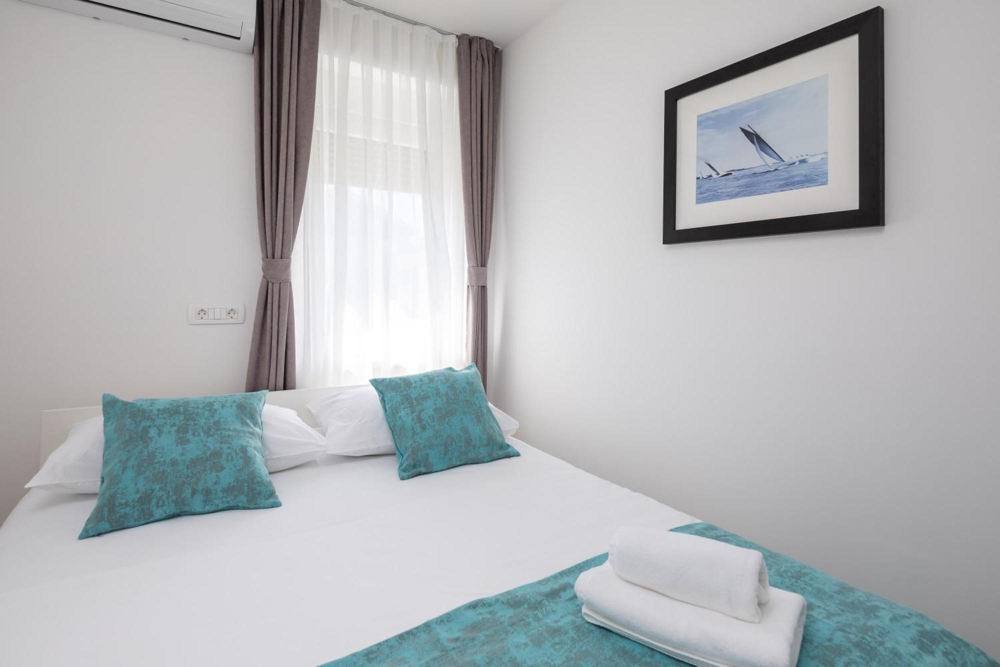 Beachfront Apartments Providenca With Free Parking Makarska Szoba fotó
