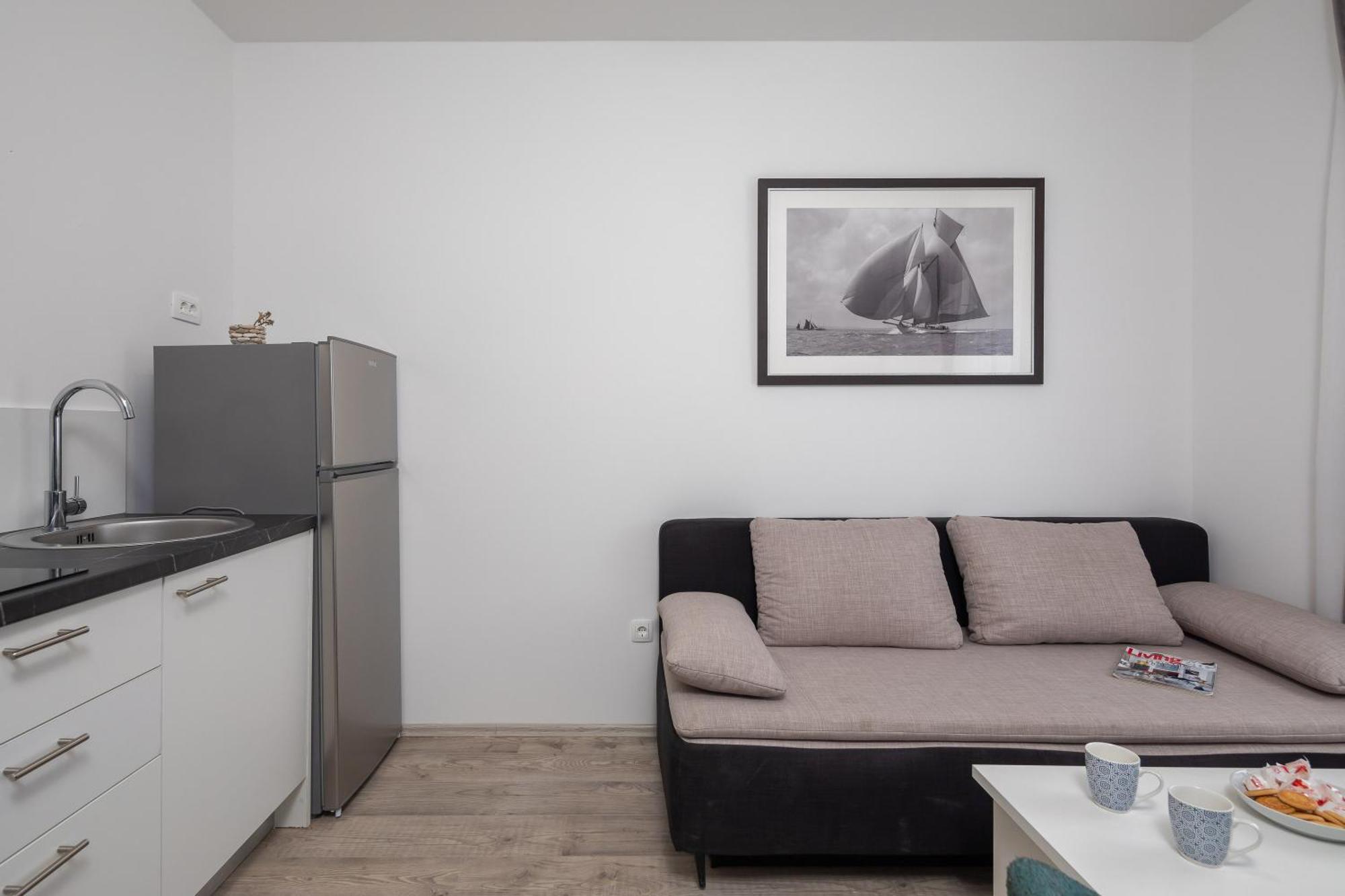 Beachfront Apartments Providenca With Free Parking Makarska Szoba fotó