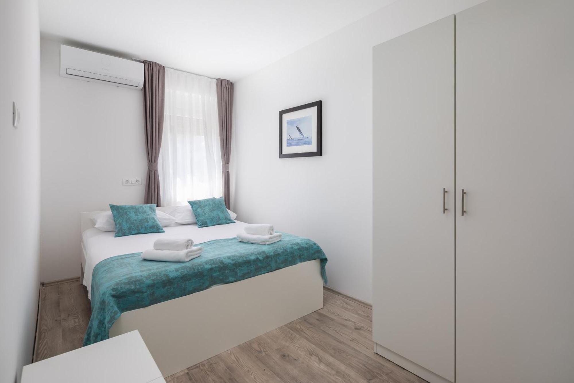Beachfront Apartments Providenca With Free Parking Makarska Kültér fotó