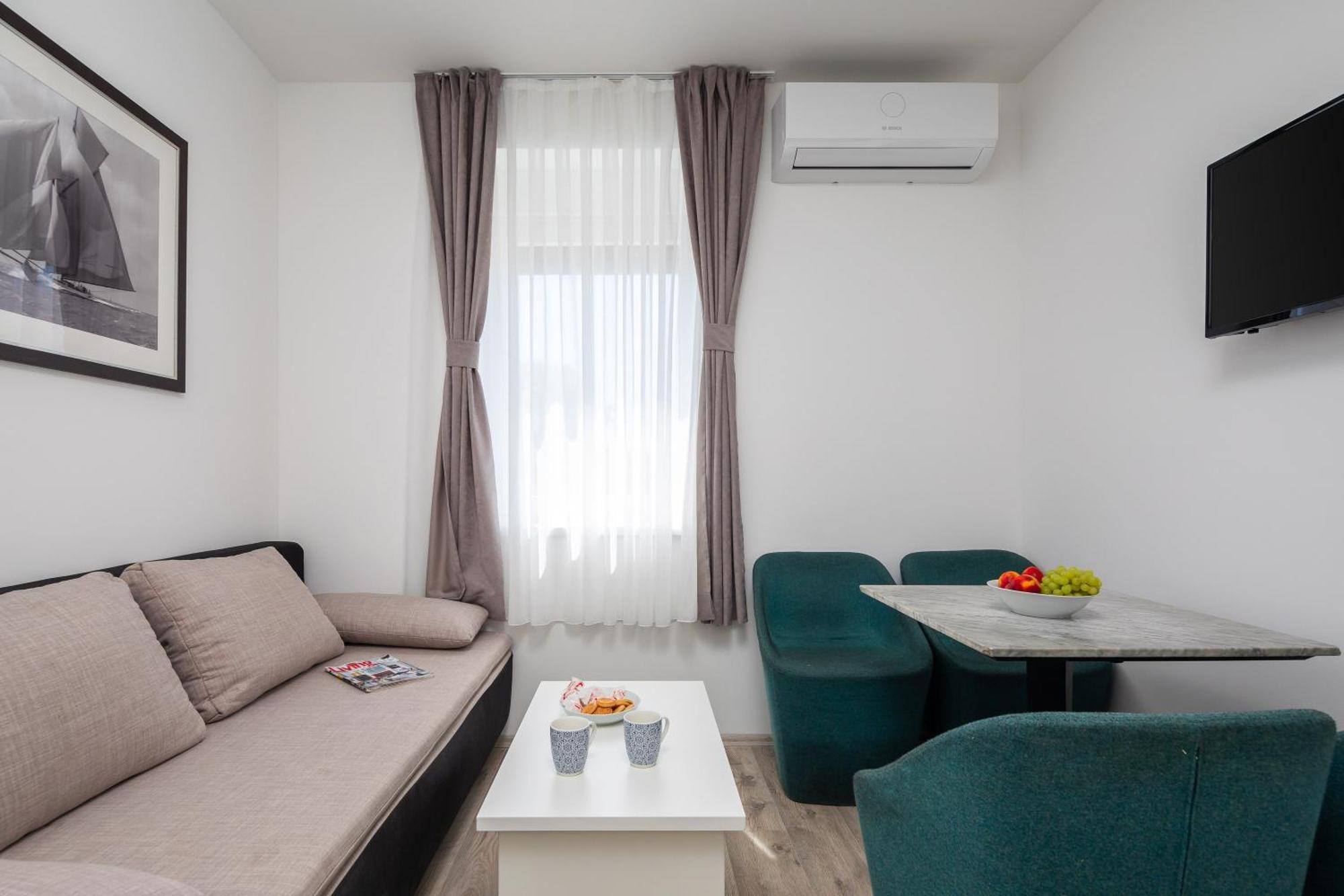 Beachfront Apartments Providenca With Free Parking Makarska Kültér fotó