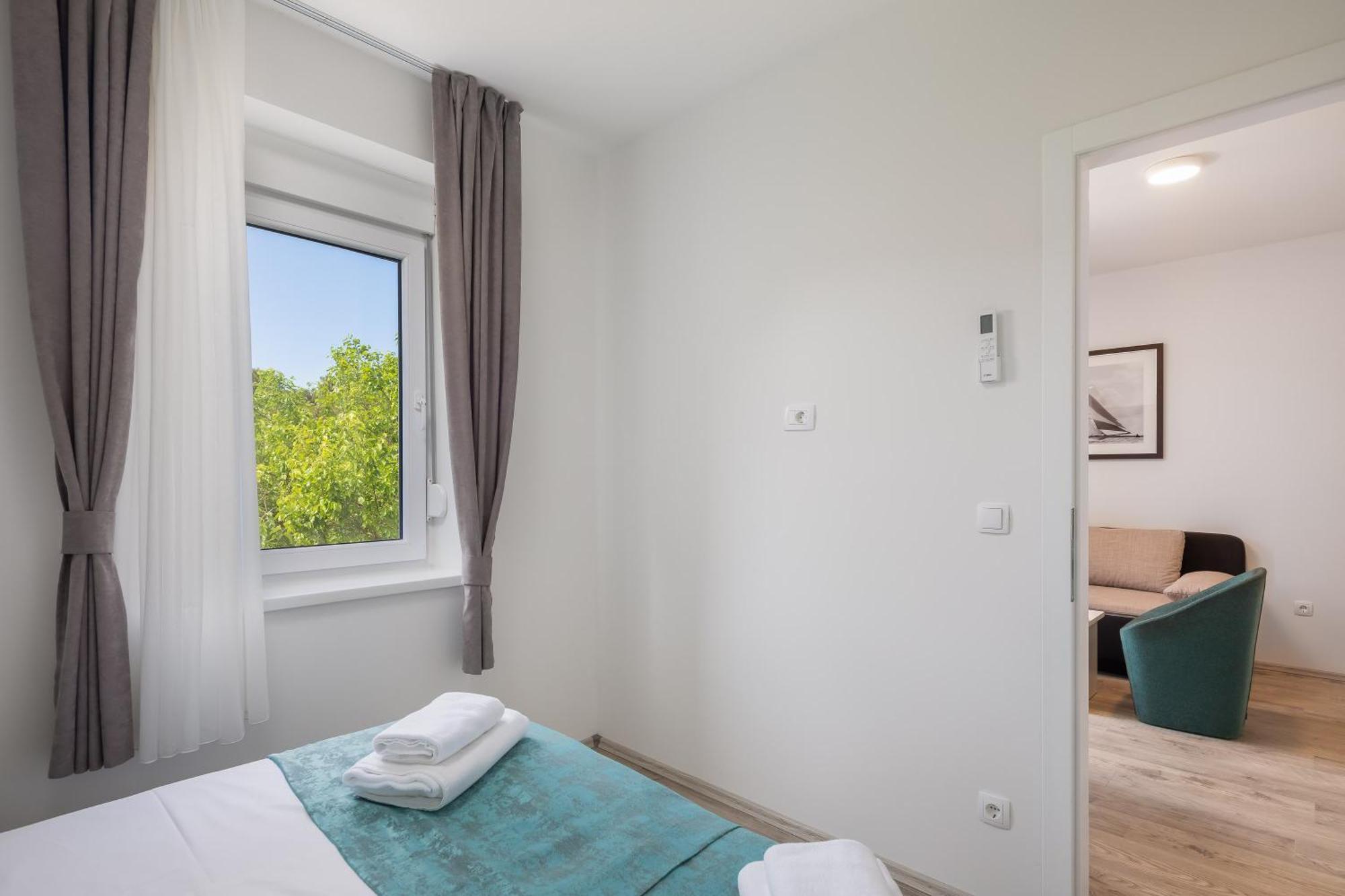 Beachfront Apartments Providenca With Free Parking Makarska Kültér fotó