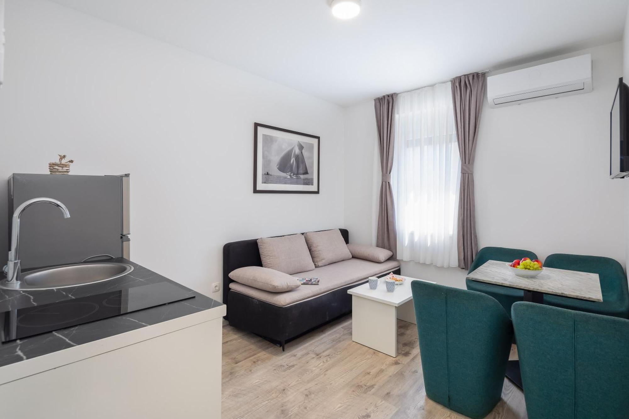 Beachfront Apartments Providenca With Free Parking Makarska Kültér fotó