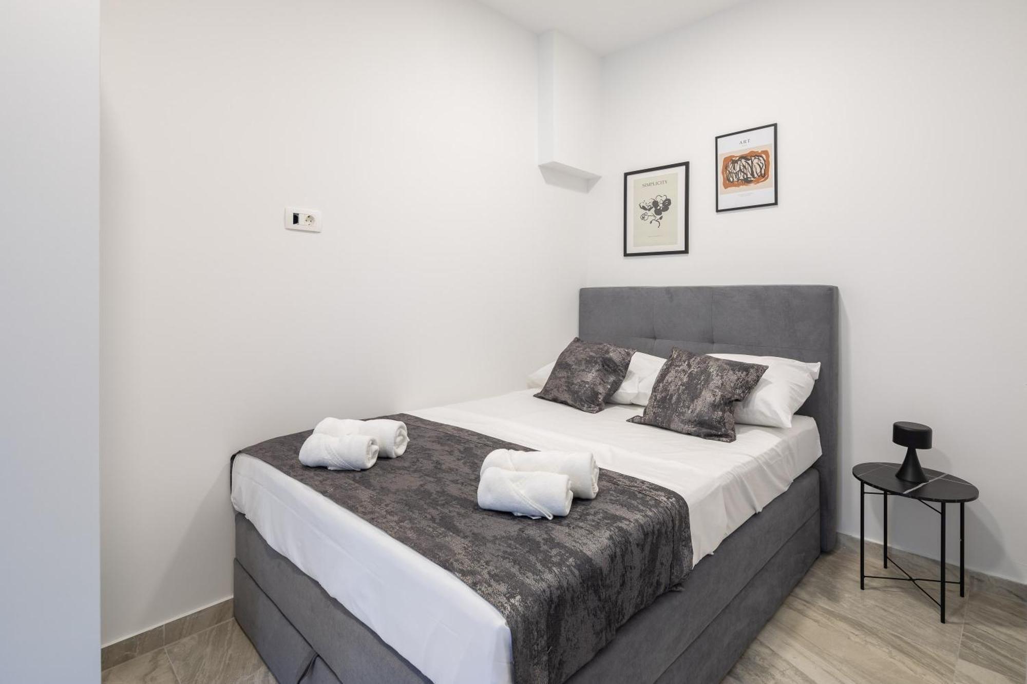 Beachfront Apartments Providenca With Free Parking Makarska Szoba fotó