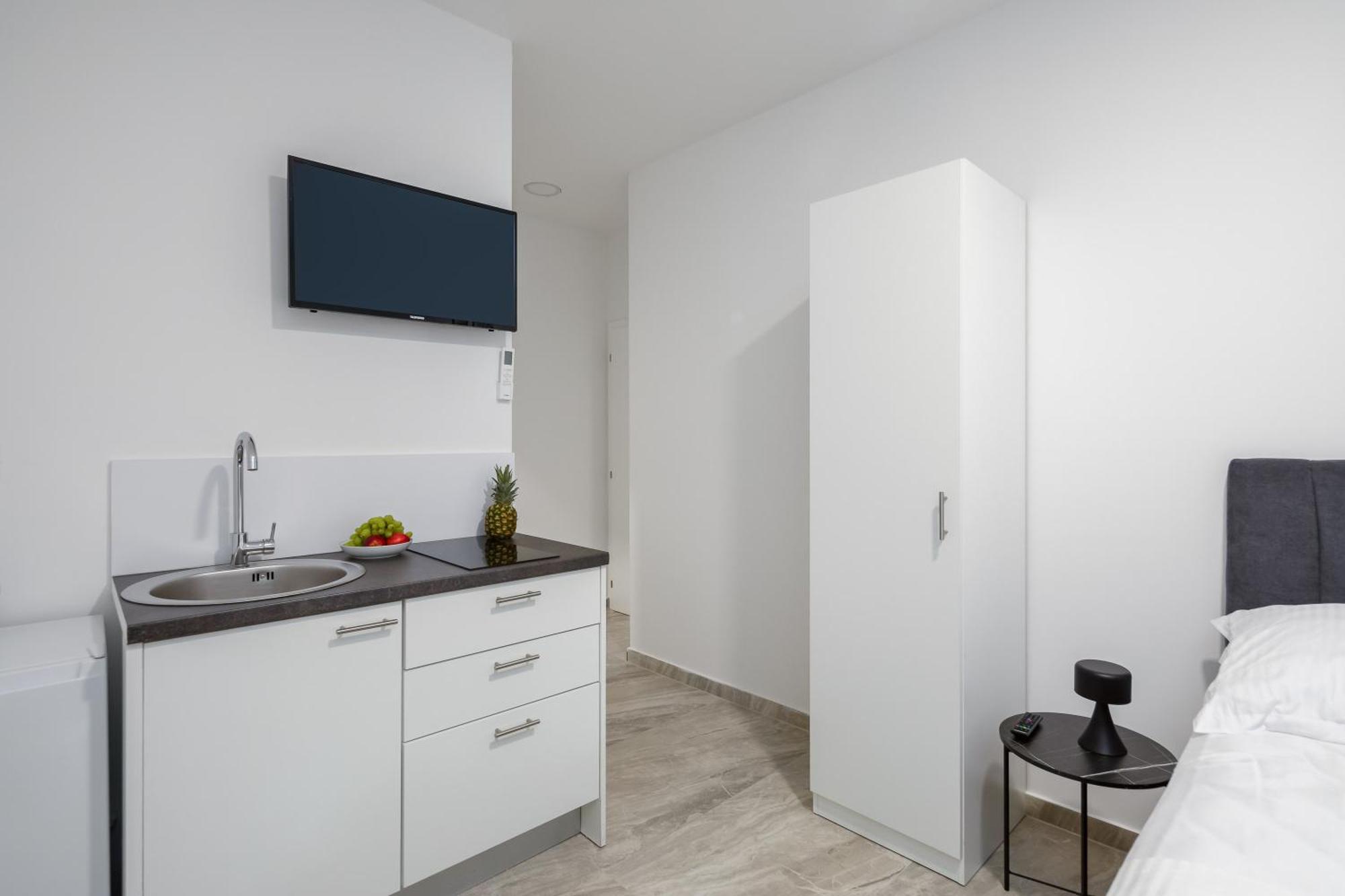 Beachfront Apartments Providenca With Free Parking Makarska Szoba fotó